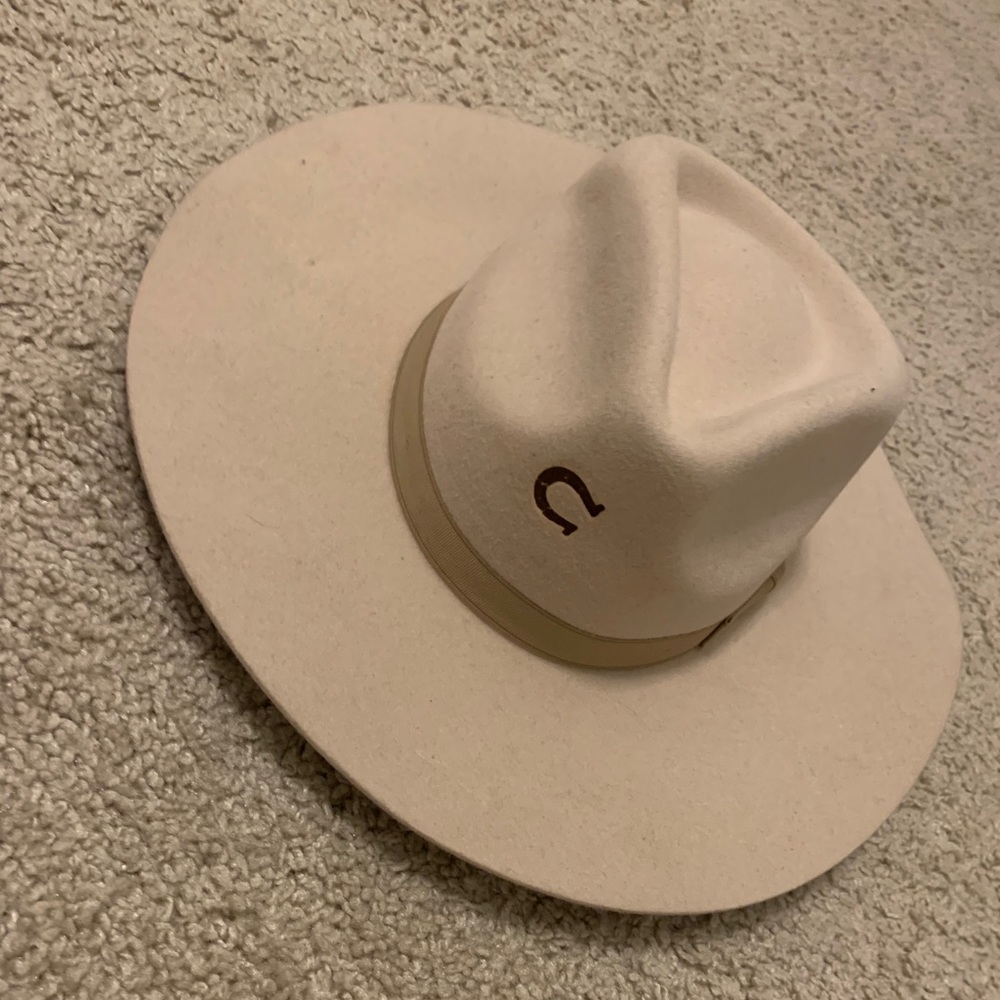 Charlie 1 horse hat